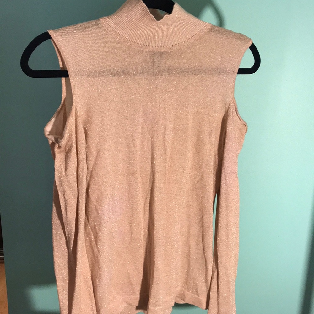 Light blush pink sparkly turtleneck top 💙